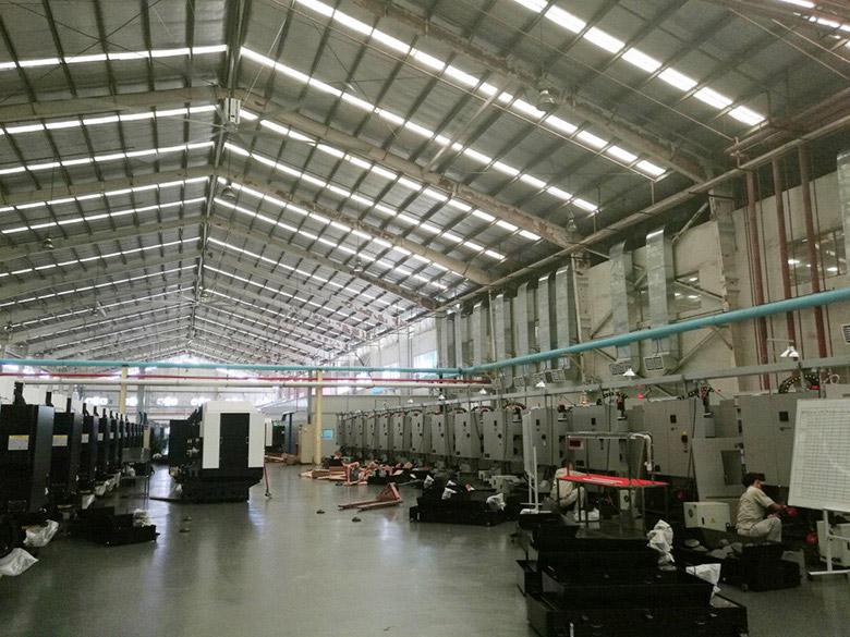 高大模具廠(chǎng)房通風(fēng)降溫工業(yè)大風(fēng)扇應用